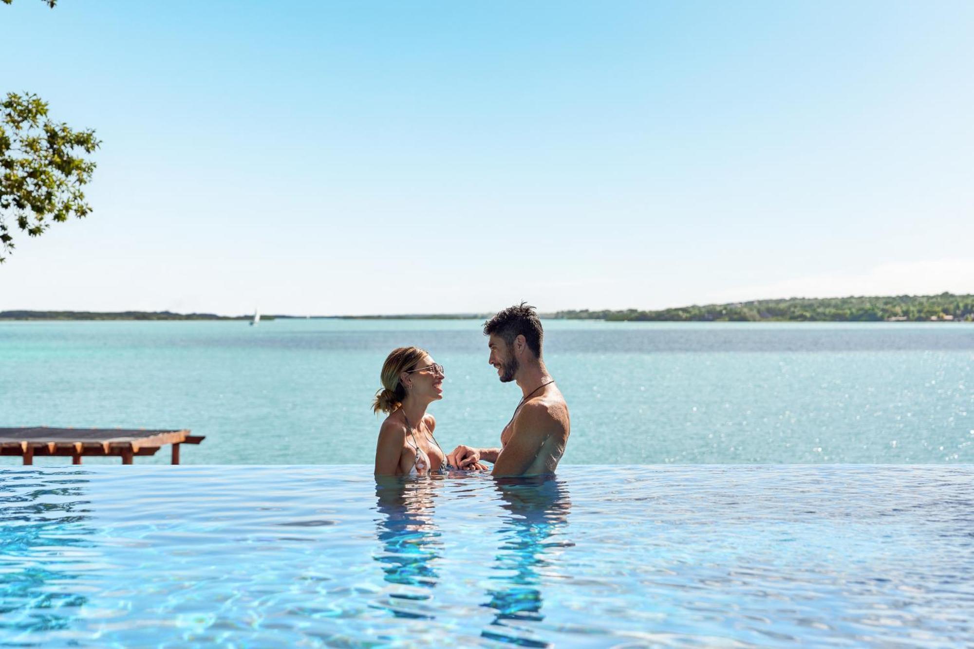 Cristalino Lagoon Front Hotel, Restaurant & Spa 巴卡拉尔 外观 照片